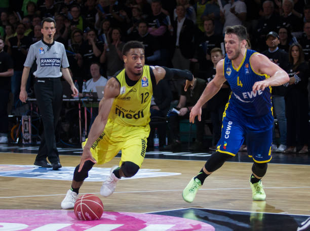 困扰下做出 困扰下做出