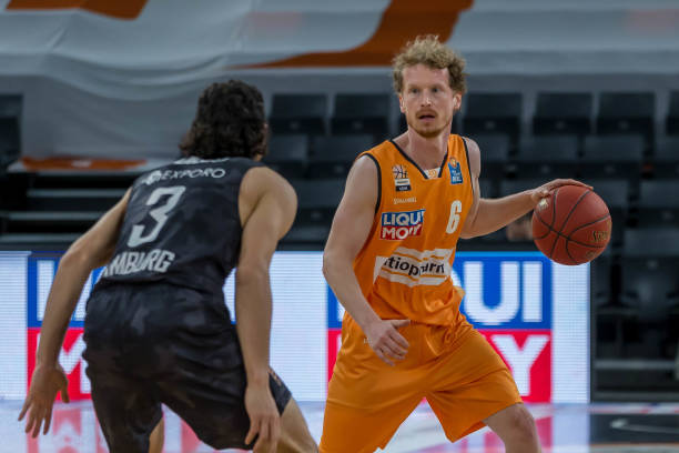 坚实的依靠 坚实的依靠