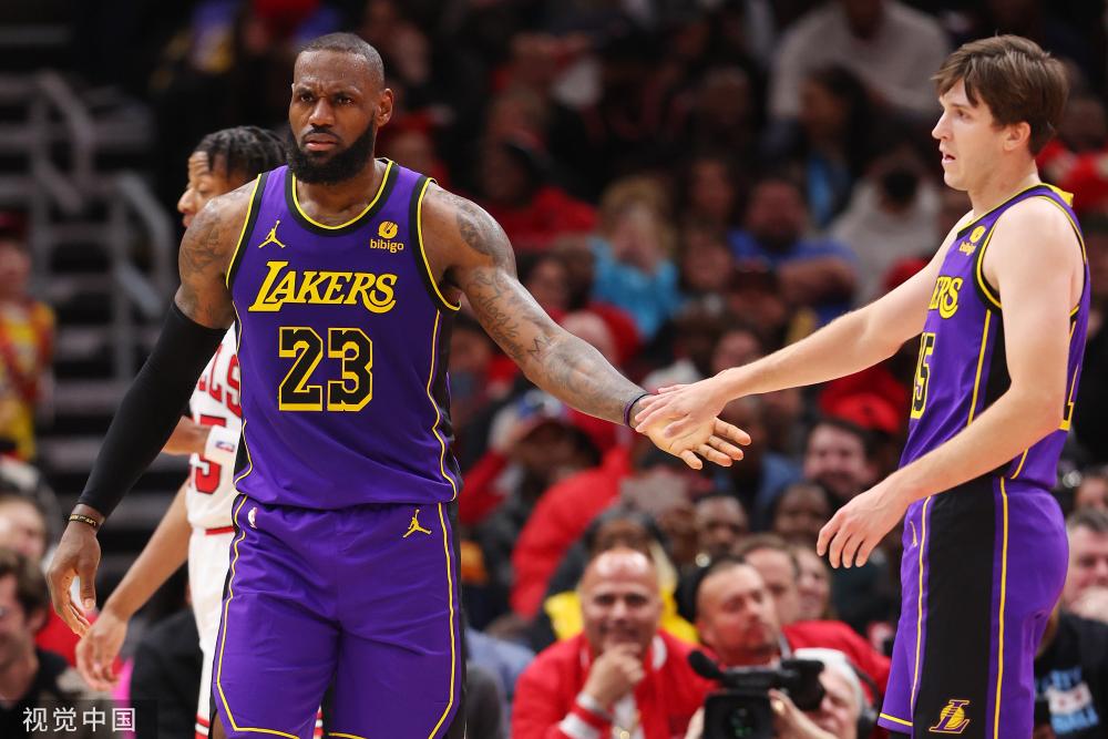 了戏剧性的 了戏剧性的